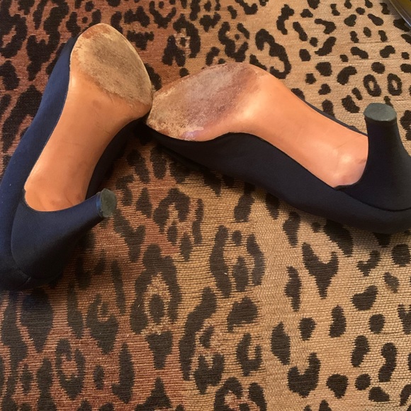 Navy blue vintage pumps. Size 6M - Picture 3 of 3